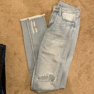 Ripped skinny jeans.